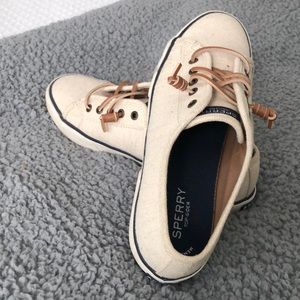 Sperry’s memory foam shoes